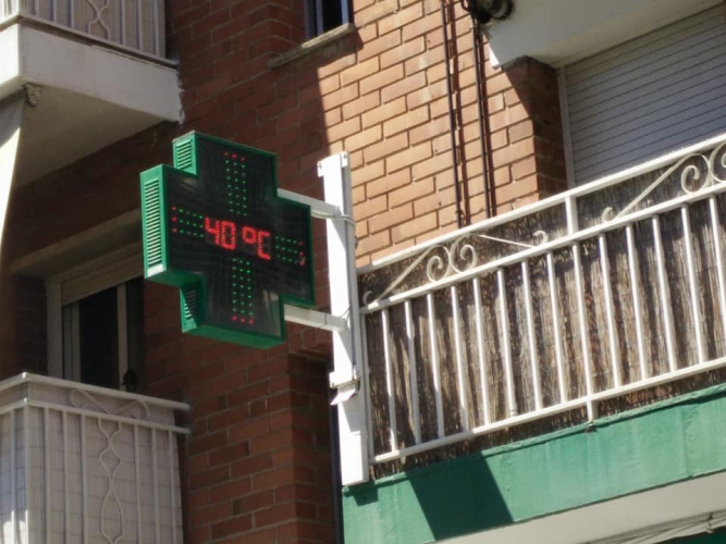 TEMPERATURAS ALTAS Y... ¡PIERNAS HINCHADAS!