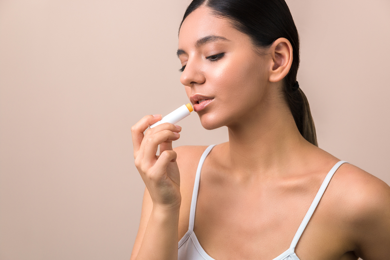 Consejos para mantener tus labios hidratados en invierno