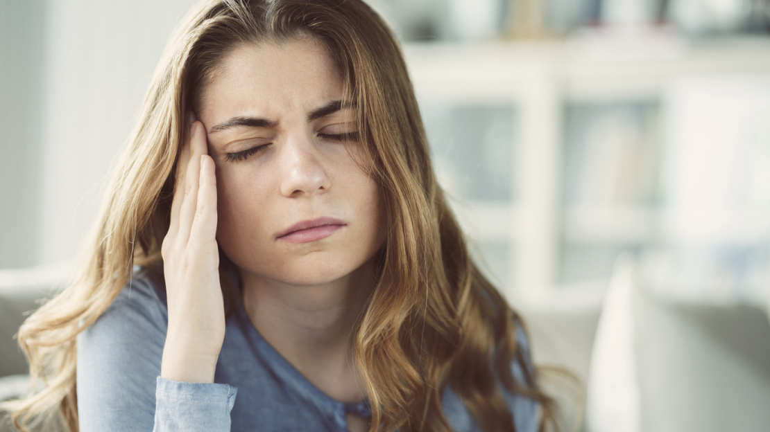 ¿Cómo reducir los síntomas de la migraña?