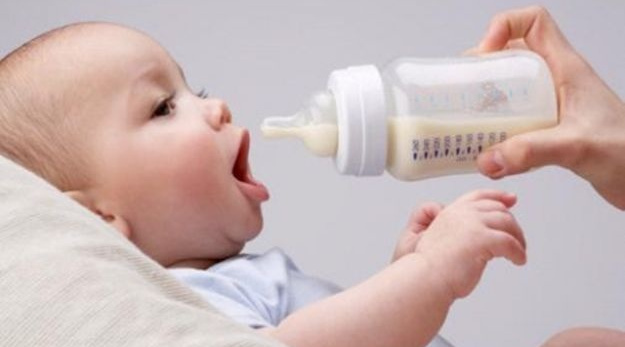 Què és important a la llet de fòrmula pel meu fill?